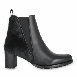 NINA, Black Boot w. Black Skin